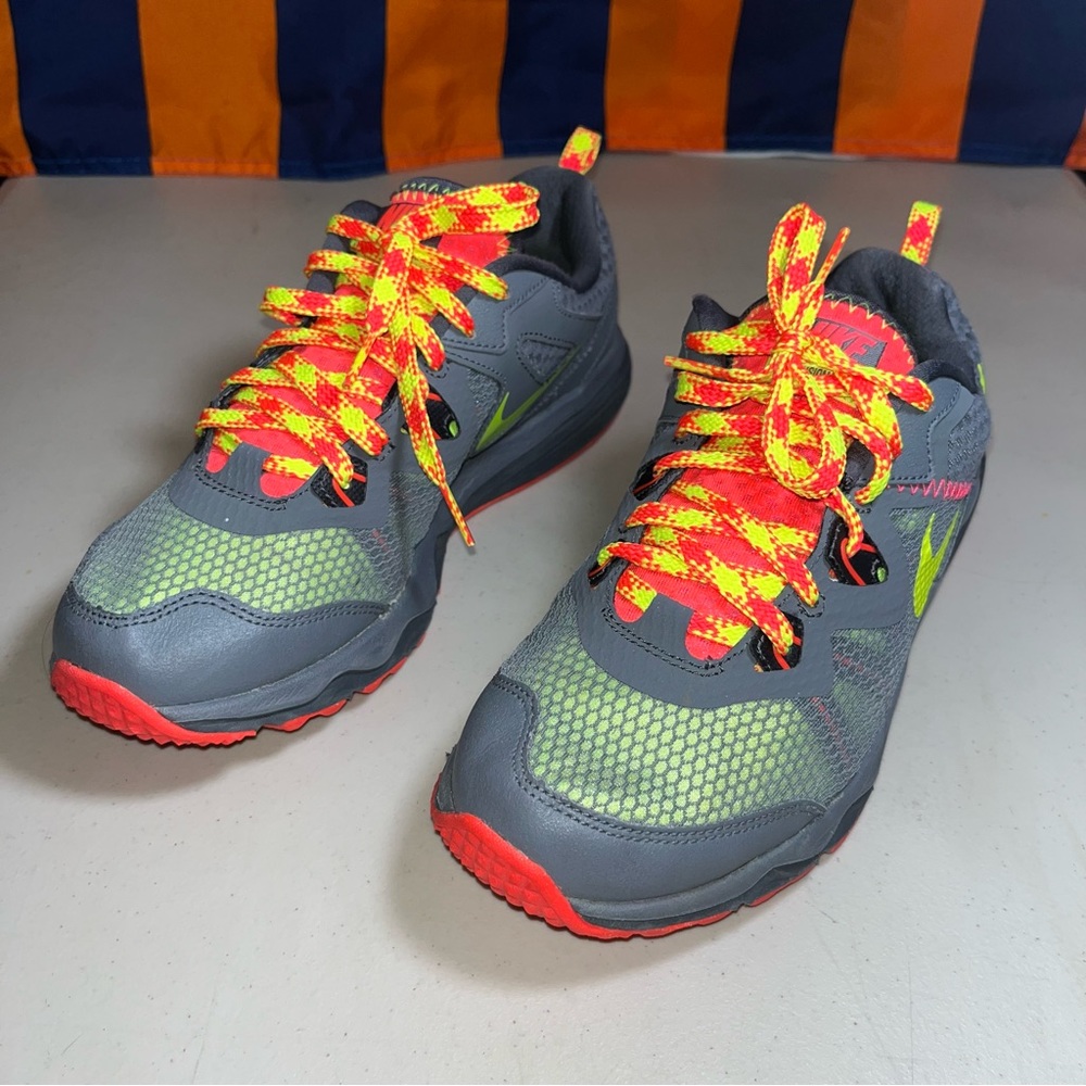 Nike Dual Fusion Trail Womens Size 7.5 Running Shoes Sneaker Gray Neo 652869-008